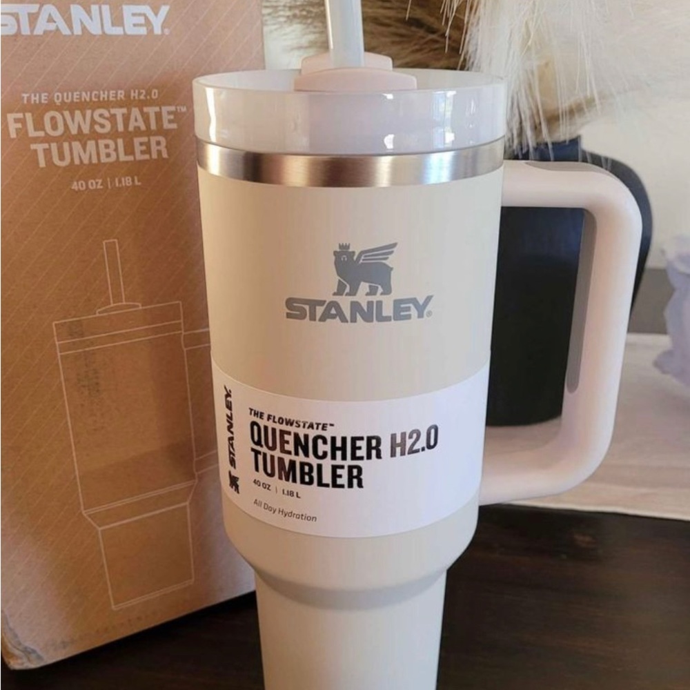 Stanley 40oz tumbler Dune